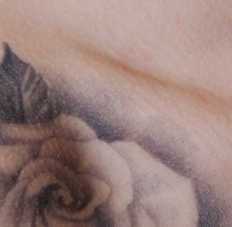 Tatoeage met rozen — Skins Laser Clinic Meerssen